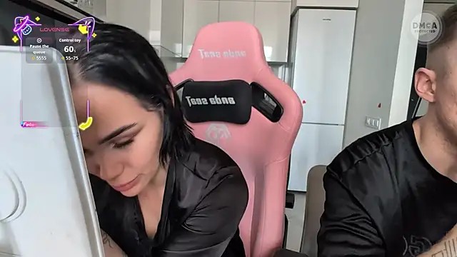 GroteskJane online show from April 18, 3:03 pm