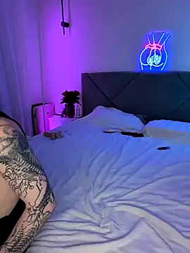 GroteskJane online show from February 18, 8:36 pm