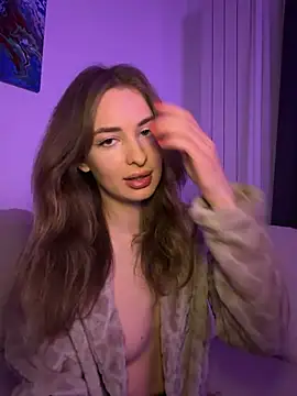 Snapshot of EvieEvans chatting on April 28, 7:51 pm EvieEvans online show from April 28, 7:51 pm
