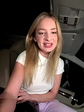 EvieEvans online show from December 3, 9:50 pm