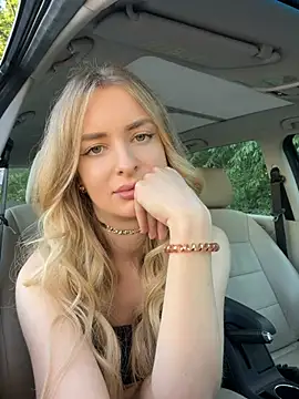 Snapshot of EvieEvans chatting on May 27, 4:25 pm EvieEvans online show from May 27, 4:25 pm