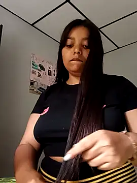 Snapshot of stefanie010 chatting on February 3, 8:35 pm stefanie010 online show from February 3, 8:35 pm