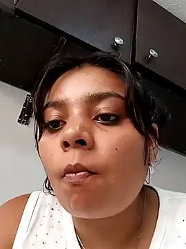 Snapshot of stefanie010 chatting on January 26, 1:58 pm stefanie010 online show from January 26, 1:58 pm