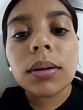 Snapshot of stefanie010 chatting on February 16, 2:43 pm stefanie010 online show from February 16, 2:43 pm