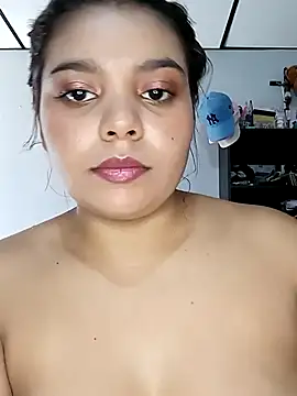 Snapshot of stefanie010 chatting on December 18, 4:11 pm stefanie010 online show from December 18, 4:11 pm