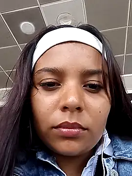 Snapshot of stefanie010 chatting on February 19, 4:00 pm stefanie010 online show from February 19, 4:00 pm