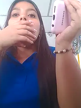 Snapshot of stefanie010 chatting on March 13, 8:43 pm stefanie010 online show from March 13, 8:43 pm