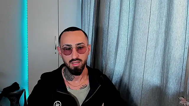 Baddfuckerr online show from February 7, 8:01 am
