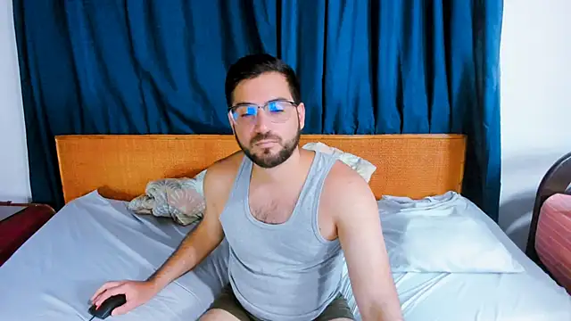  Araboys  online show from December 5, 9:19 am