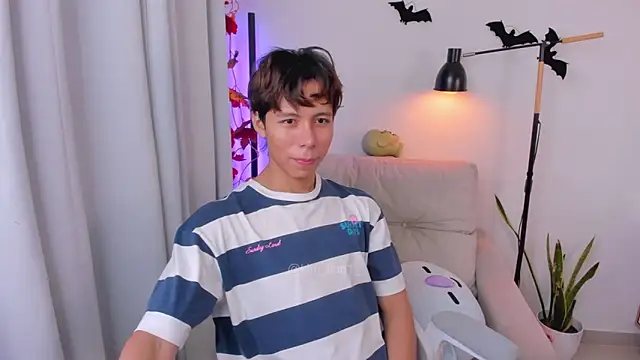 kim lian21 online show from October 9, 11:55 am