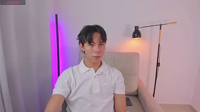 kim lian21 online show from March 11, 10:20 am