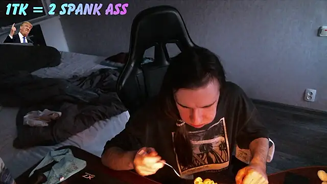 izilizi 23 online show from March 4, 3:20 pm