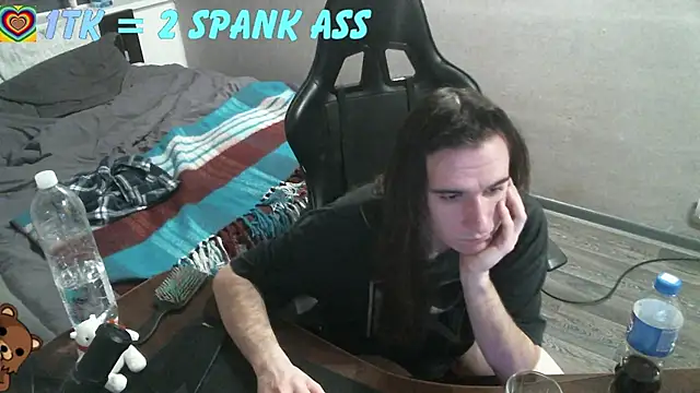 Snapshot of izilizi_23 chatting on November 18, 6:55 pm izilizi 23 online show from November 18, 6:55 pm