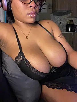 YellowHoneyDip online show from April 4, 6:03 pm