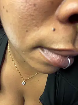 YellowHoneyDip online show from February 19, 5:43 pm