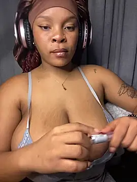 YellowHoneyDip online show from February 24, 3:29 am