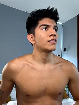 santiago 01 online show from November 6, 7:51 pm