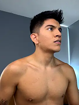 santiago 01 online show from October 25, 7:25 pm