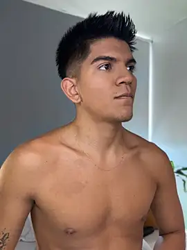 santiago 01 online show from February 11, 8:09 pm