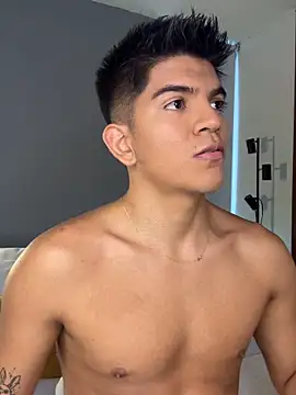 santiago 01 online show from March 18, 9:26 pm