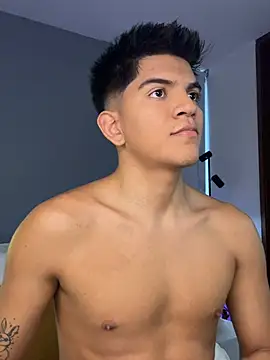 santiago 01 online show from April 3, 10:27 pm