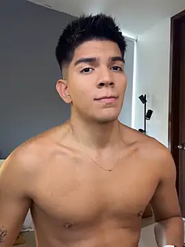 santiago 01 online show from March 14, 9:54 pm