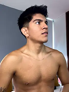 santiago 01 online show from January 18, 9:07 pm