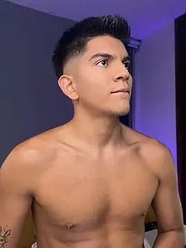 santiago 01 online show from February 6, 11:34 pm