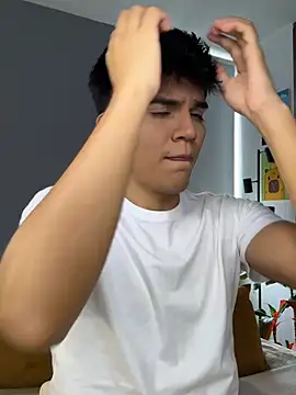 santiago 01 online show from June 7, 8:36 pm