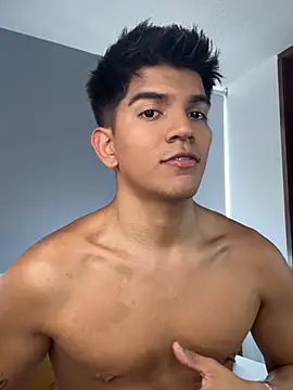 santiago 01 online show from April 22, 7:42 pm