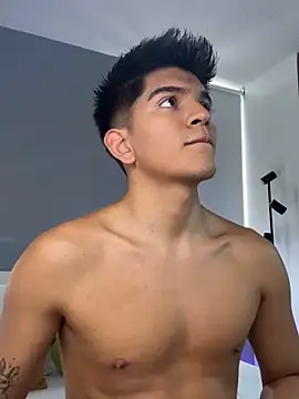 santiago 01 online show from April 20, 9:27 pm