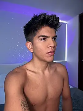 santiago 01 online show from February 8, 10:19 pm