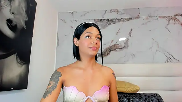 Snapshot of emily_lady20 chatting on July 5, 3:55 am emily lady20 online show from July 5, 3:55 am