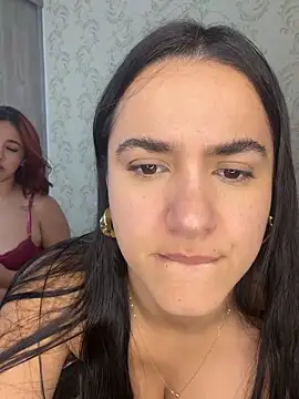 Snapshot of Bella_Fior chatting on December 18, 9:07 pm Bella Fior online show from December 18, 9:07 pm