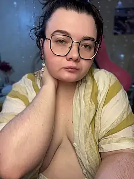 Snapshot of DenisHailey chatting on June 7, 7:52 pm DenisHailey online show from June 7, 7:52 pm