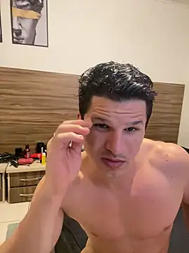 pedrovkr3 online show from April 16, 8:42 pm