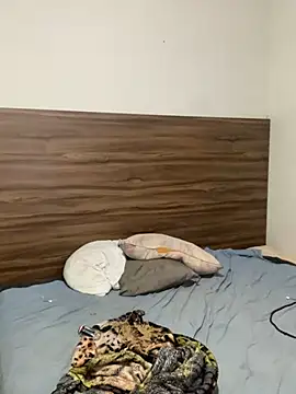 pedrovkr3 online show from December 5, 10:28 pm