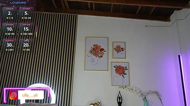 Snapshot of LillyDolls23 chatting on October 18, 12:51 pm LillyDolls23 online show from October 18, 12:51 pm