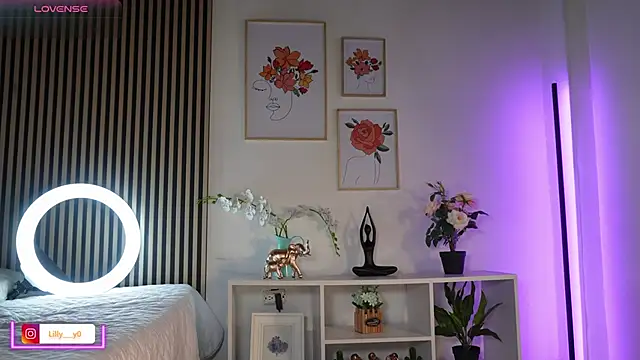 LillyDolls23 online show from April 2, 1:40 pm