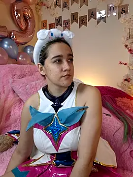 Snapshot of NaomiShimizu chatting on November 3, 8:23 pm NaomiShimizu online show from November 3, 8:23 pm