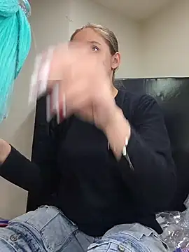 NaomiShimizu online show from December 20, 8:01 pm