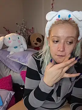 Snapshot of NaomiShimizu chatting on November 20, 9:36 pm NaomiShimizu online show from November 20, 9:36 pm