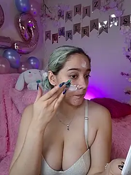 Snapshot of NaomiShimizu chatting on November 8, 8:34 pm NaomiShimizu online show from November 8, 8:34 pm