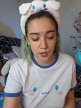 Snapshot of NaomiShimizu chatting on November 13, 8:57 pm NaomiShimizu online show from November 13, 8:57 pm