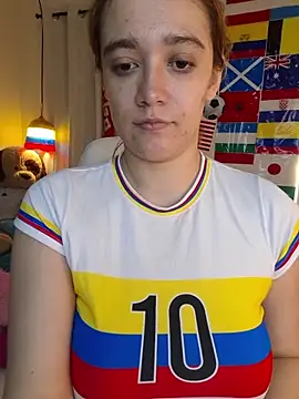 Snapshot of NaomiShimizu chatting on July 13, 8:30 pm NaomiShimizu online show from July 13, 8:30 pm