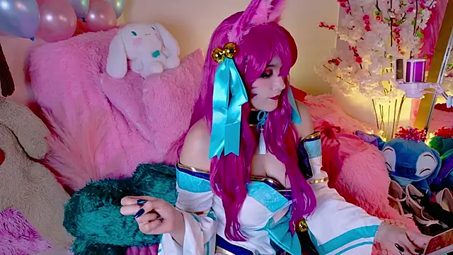 Snapshot of NaomiShimizu chatting on November 5, 8:34 pm NaomiShimizu online show from November 5, 8:34 pm