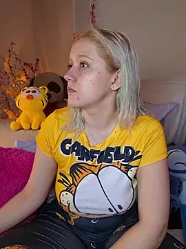 Snapshot of NaomiShimizu chatting on November 24, 9:37 pm NaomiShimizu online show from November 24, 9:37 pm