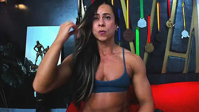 Snapshot of Khloe_Rossich chatting on February 5, 6:15 pm Khloe Rossich online show from February 5, 6:15 pm