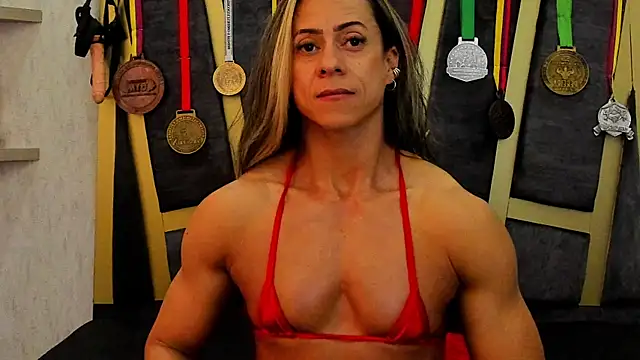 Snapshot of Khloe_Rossich chatting on May 12, 6:47 pm Khloe Rossich online show from May 12, 6:47 pm