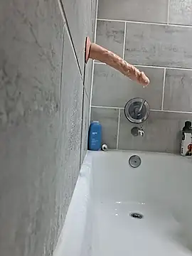 chillmfrs online show from November 12, 6:50 am